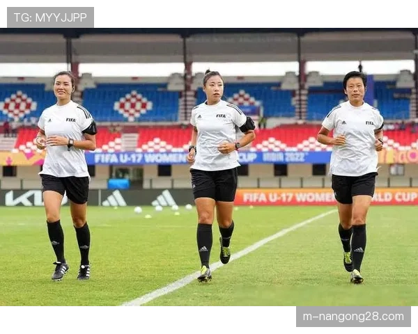 通讯:专访法甲首位女性主裁判,谈执法顶级联赛的挑战与成长